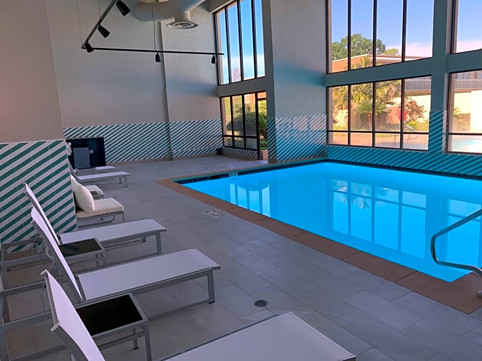 Holiday Inn Baton Rouge-South, an IHG Hotel