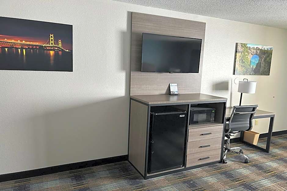 AmericInn by Wyndham Saint Ignace Lakefront