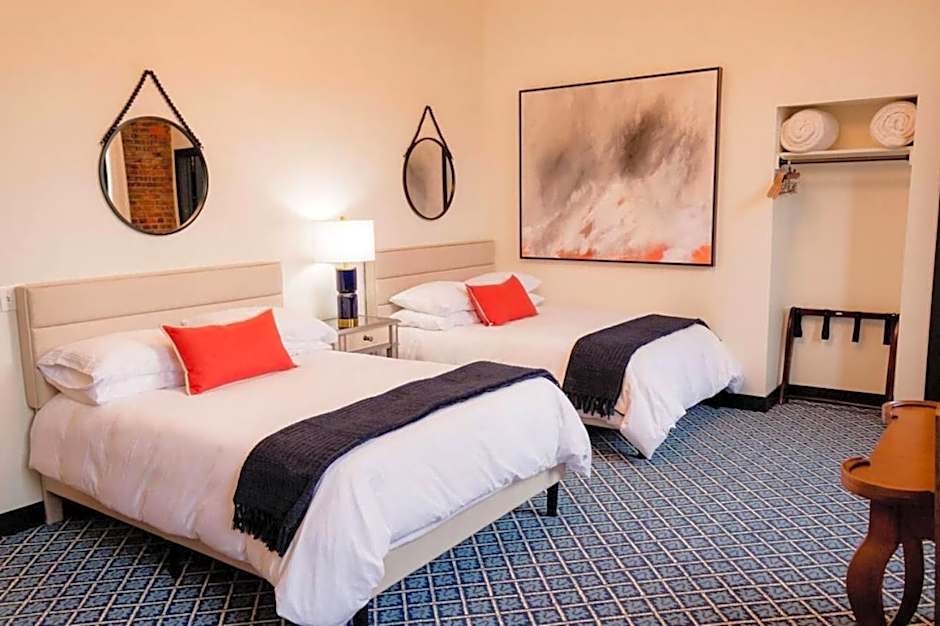 Speakeasy 2 Room Suite (Rm 4)