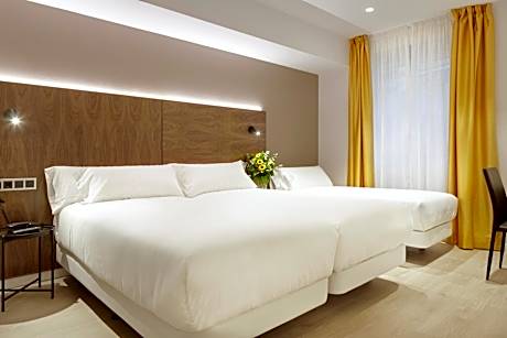 Deluxe Double Room with Extra Bed