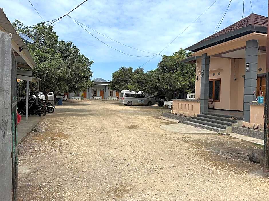 Sumbawa Maluk Homestay Kost tika