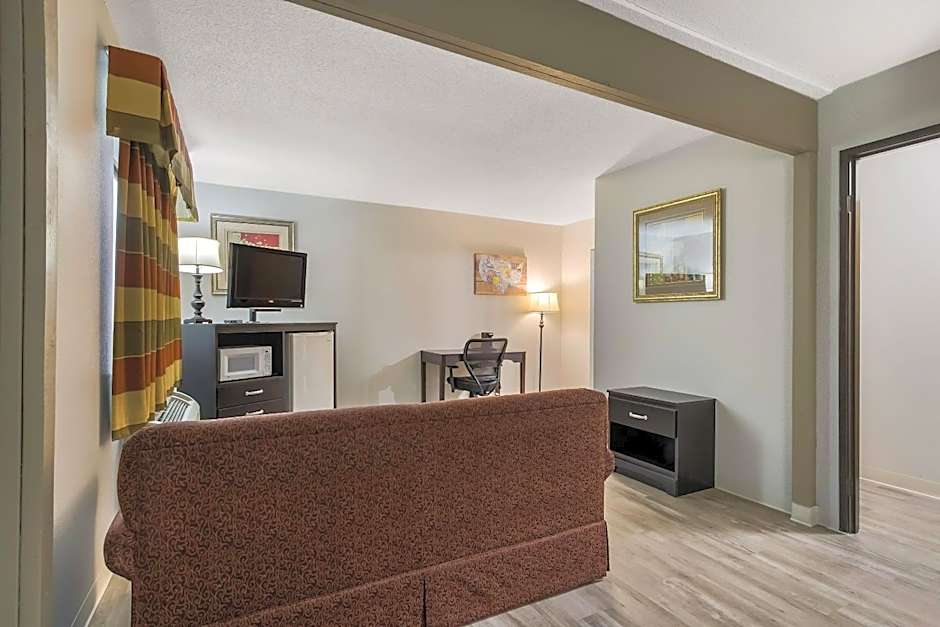 Econo Lodge Inn & Suites Yankton