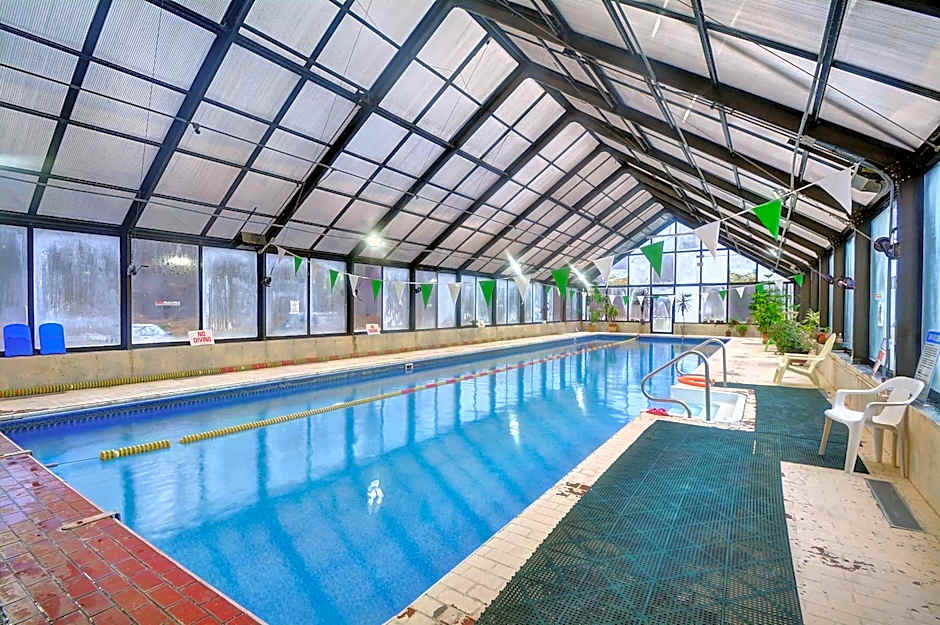 Colonial Motel and Spa