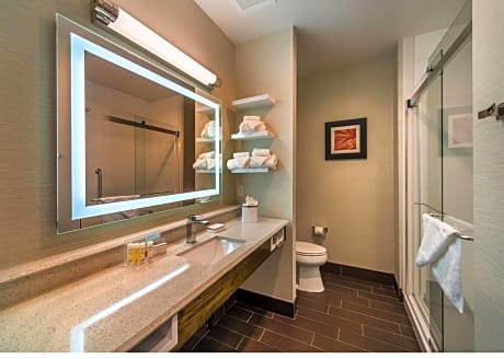 Queen Room with Two Queen Beds - Hearing Access/Non-Smoking