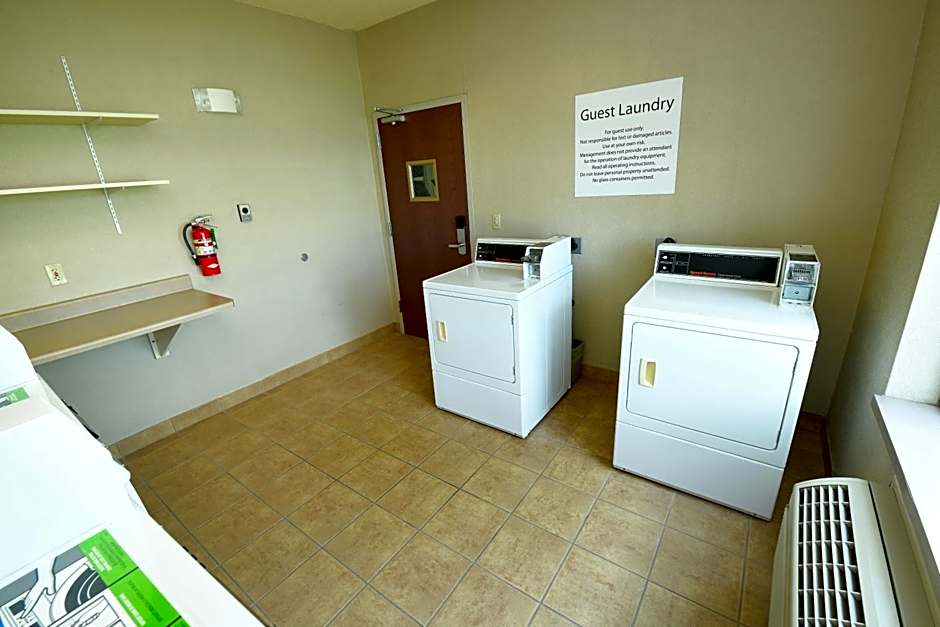 Holiday Inn Express Hotel & Suites Grand Forks By IHG
