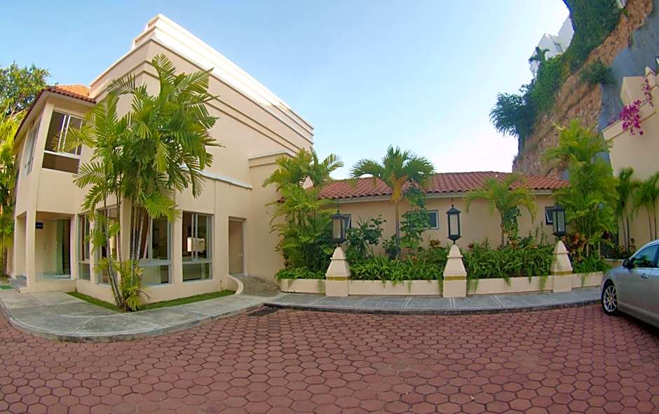 Villas del Palmar Manzanillo with Beach Club