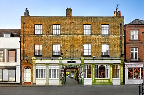 The Christopher Hotel Bar and Grill