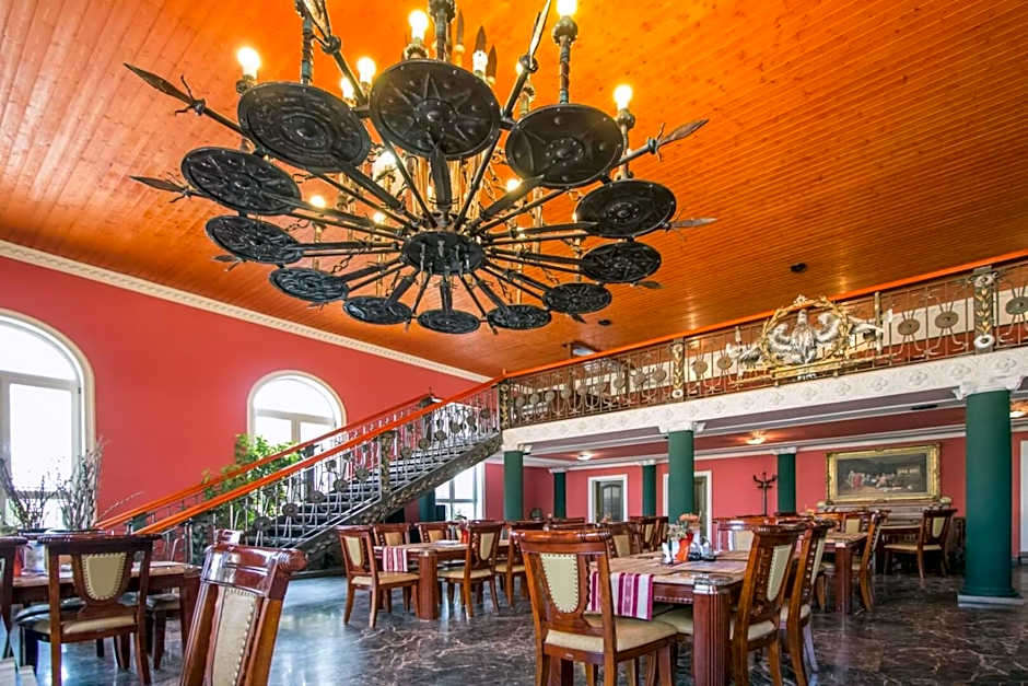 Hotel David with Free Parking