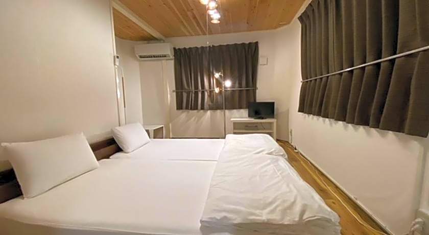 coins hostel tenjin