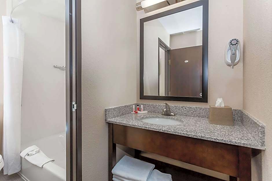 Super 8 by Wyndham Longmont/Twin Peaks