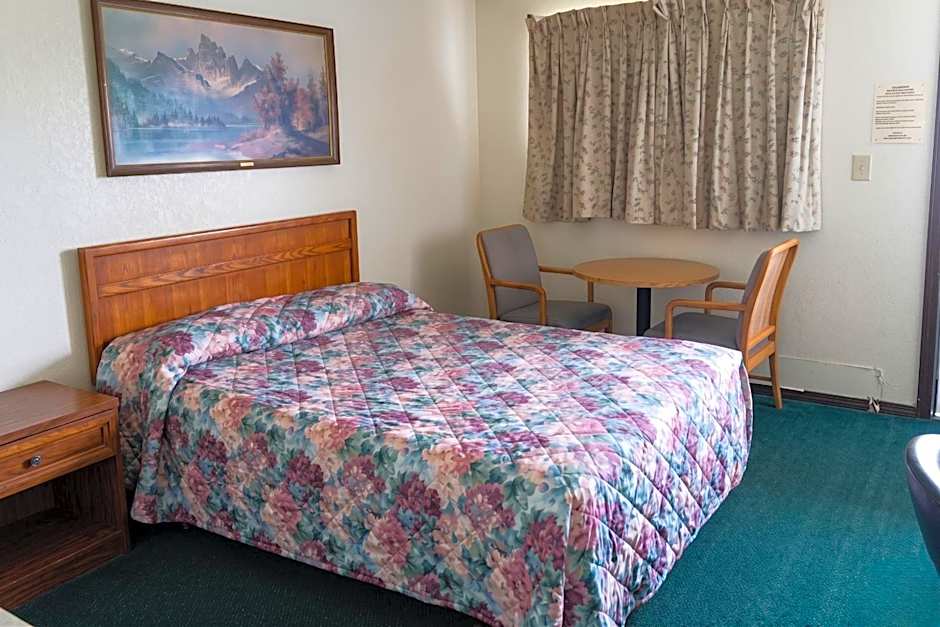 Capri Motel By OYO Elwood, Wathena