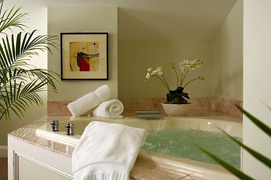 Hydrangea House Inn