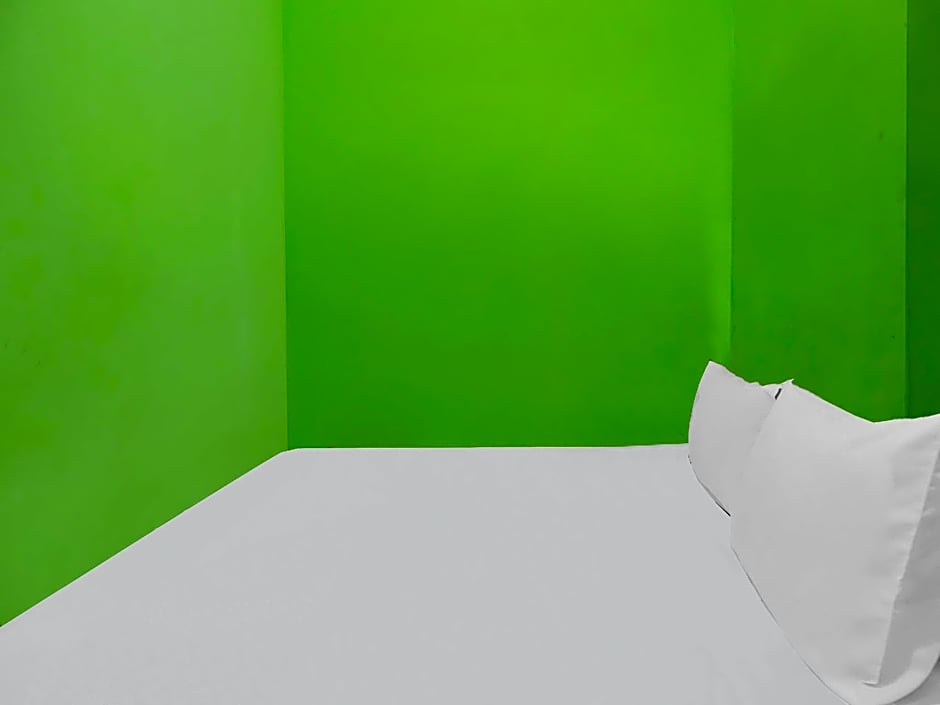 Hotel O Penginapan Pak DheNearMall Nagoya Hill