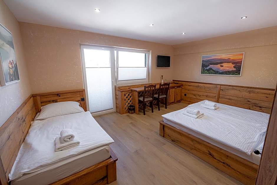 Bed & Breakfast LakeBled House