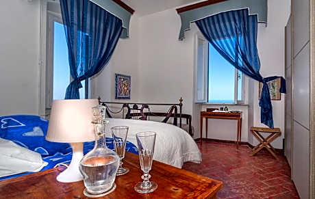 Double Room with Sea View and Private External Bathroom