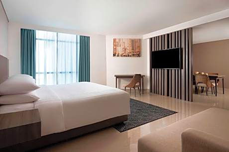 Junior King Suite