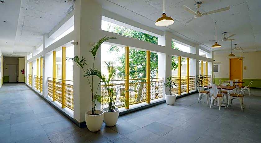 bloom Boutique I Signature Towers