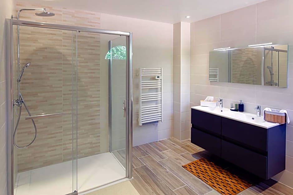 VILLA DES CHENES-Adult only