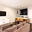 The Statler Dallas, Curio Collection By Hilton