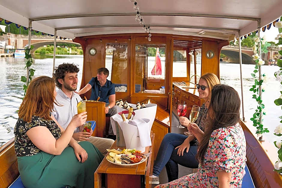 The Mitre, Hampton Court