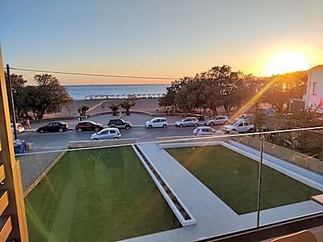 Deluxe Double Room with Balcony and Sea View