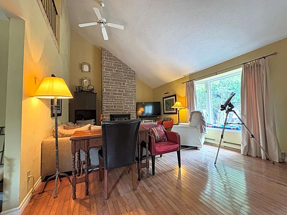 The Louise - Artistic Haven by the Beach