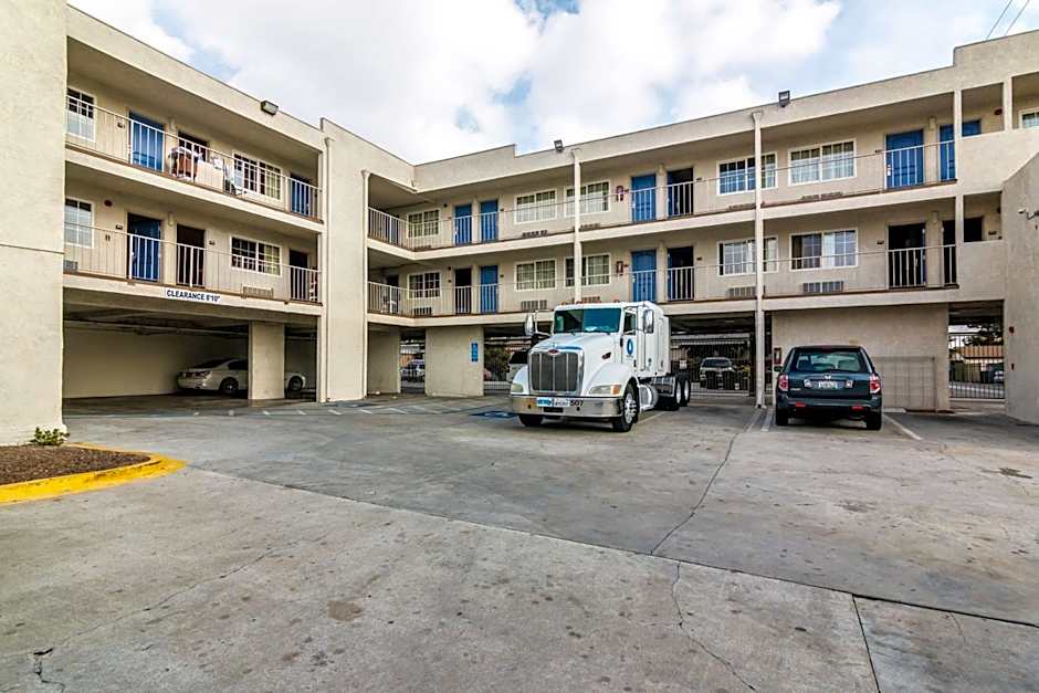 Motel 6 Bell Gardens