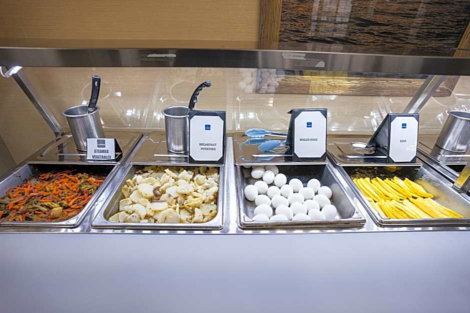 Clarion Hotel Detroit Metro Airport