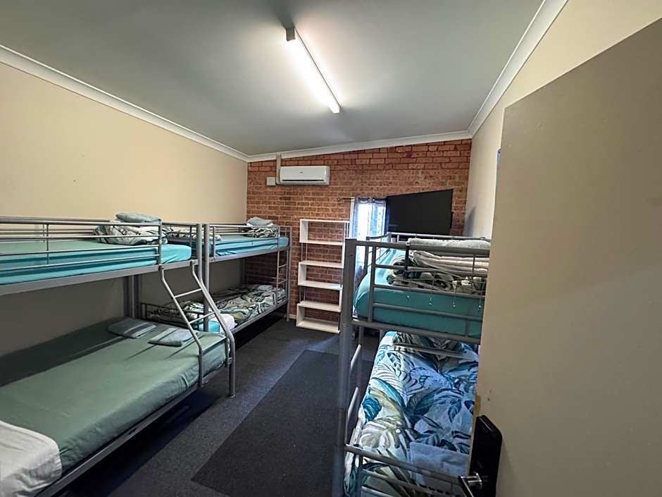 The Entrance Backpackers