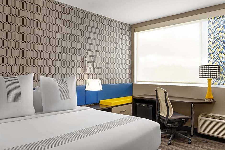 GLo Best Western Dawley Farms In Sioux Falls