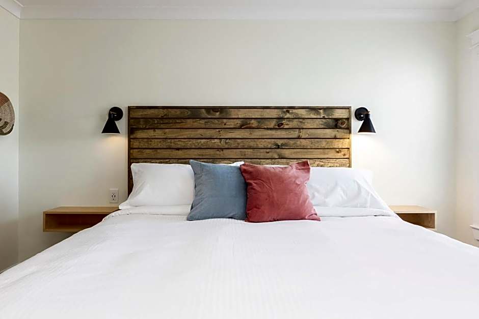 Albermarle #202 Inn at Old Beach