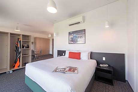 Suite with Track View