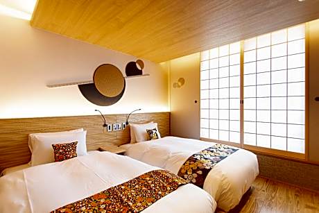 Twin Room with Private Bathroom