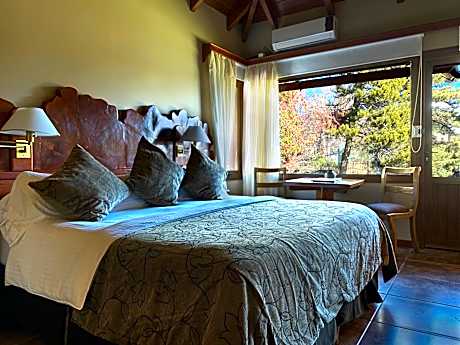 Classic Suite with Hydromassage Tub