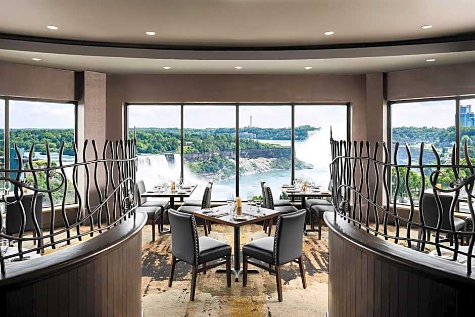 The Brock Niagara Falls Fallsview, Tapestry by Hilton