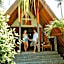 Lucy's Garden Hotel