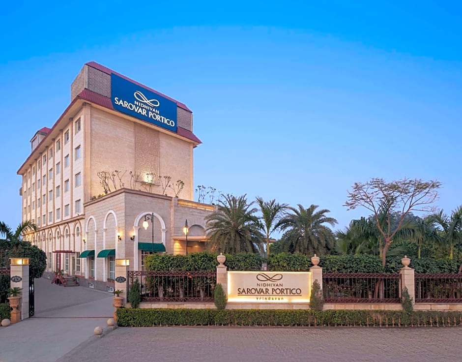 Nidhivan Sarovar Portico