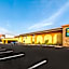 Quality Inn & Suites near Downtown Bakersfield
