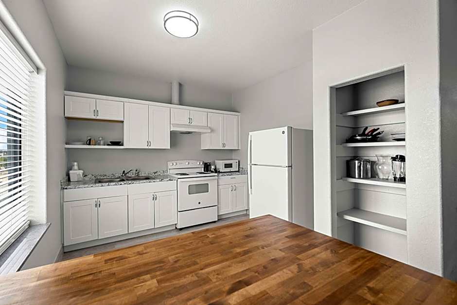 Best Western Palace Inn & Suites