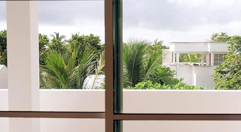 Sunrise by White sand dhigurah 