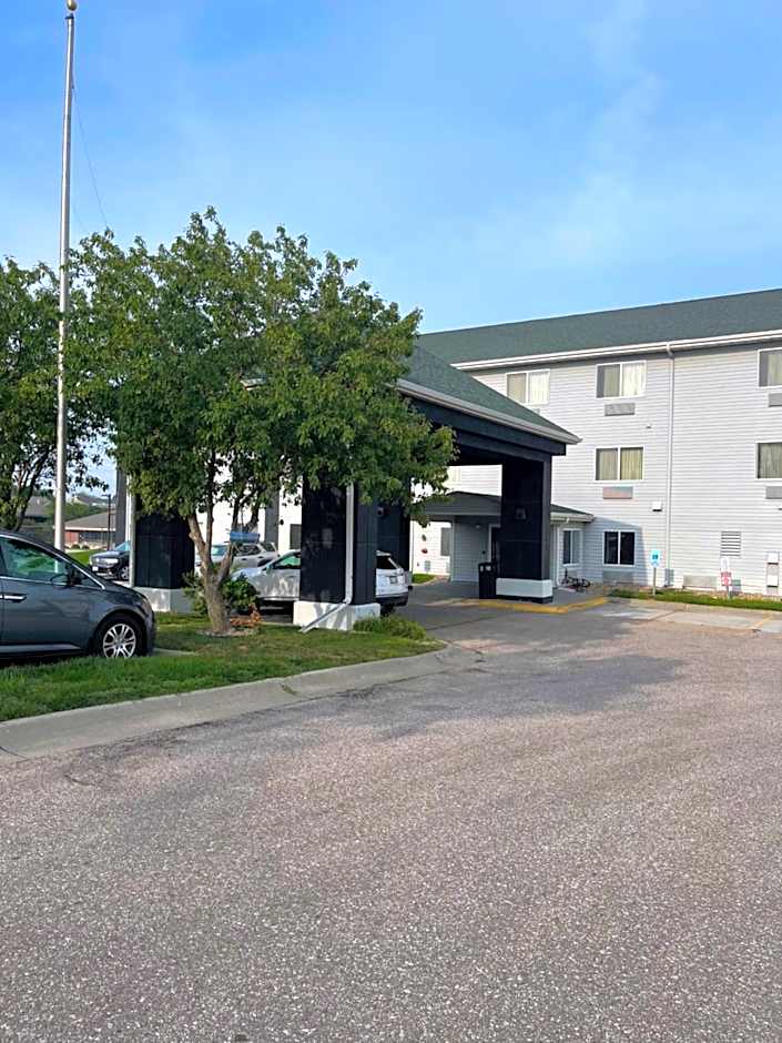 New Victorian Inn & Suites Lincoln