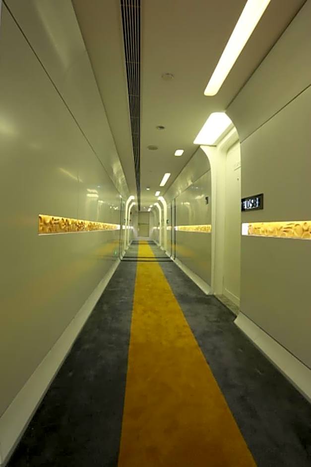 Planet Hotel