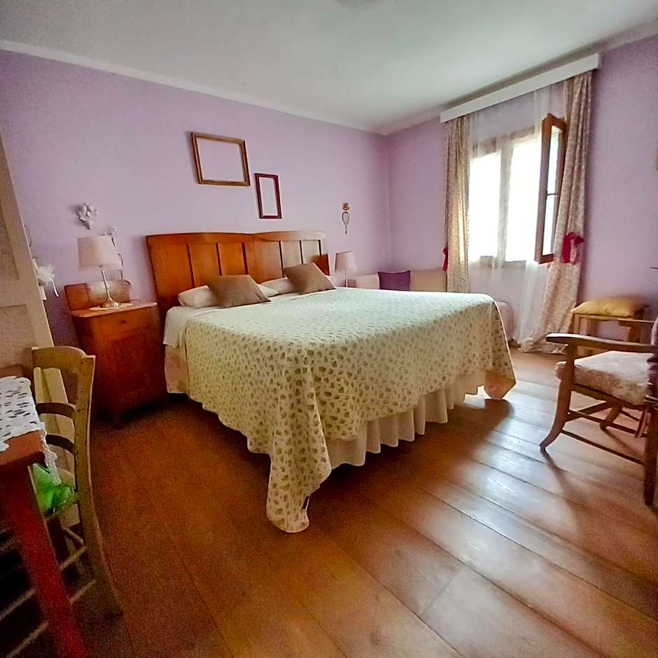 Double Room with Private Bathroom — 1 fotoğraftan 1. fotoğraf