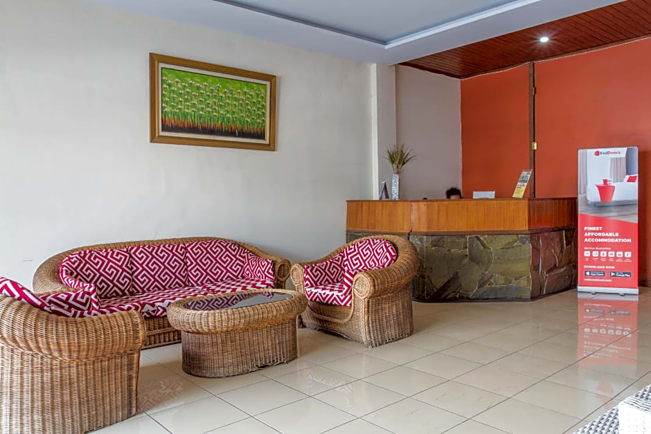 RedDoorz Plus @ Otista Garut