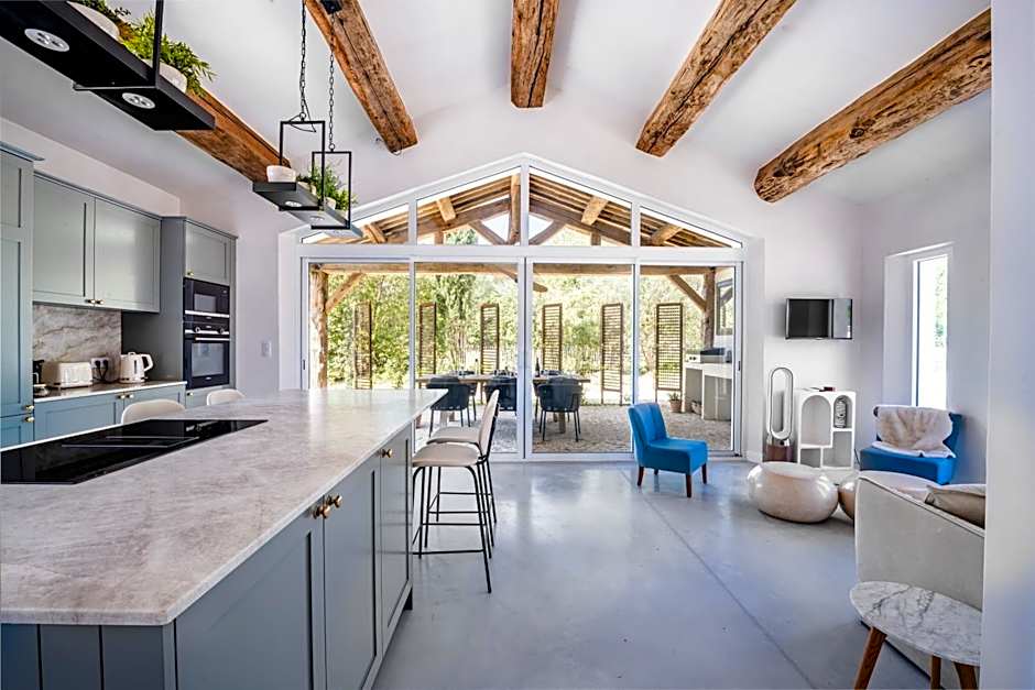 Secret d'Uzès - Place aux Herbes - Piscine chauffée et Jacuzzi