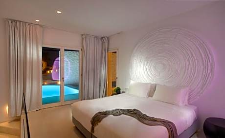 Golden Star 2BD Suite with Private Pool