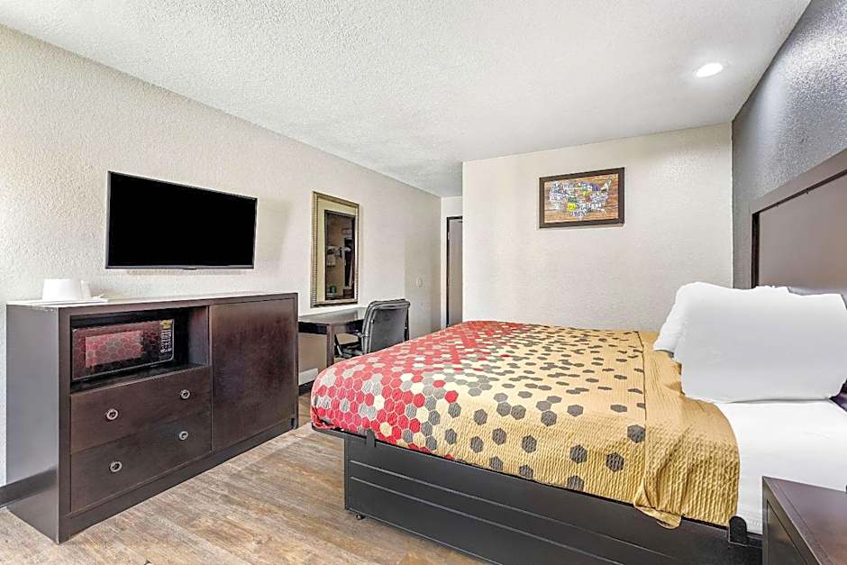 Econo Lodge Akron Copley Northwest