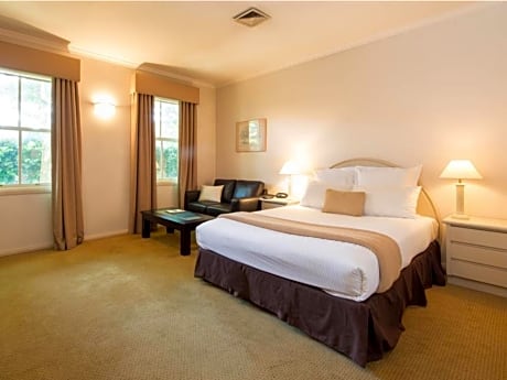 Executive Queen Room