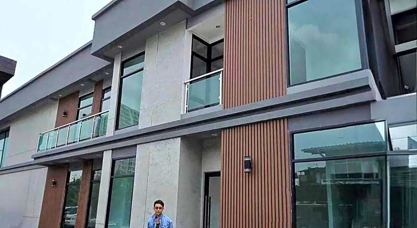 51 Suanplu Residence