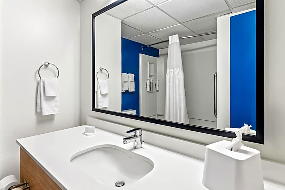 Spark by Hilton Lexington